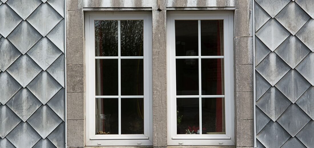 Fachada aislada y ventanas nuevas, obras con deducción IRPF por eficiencia energética en 2026